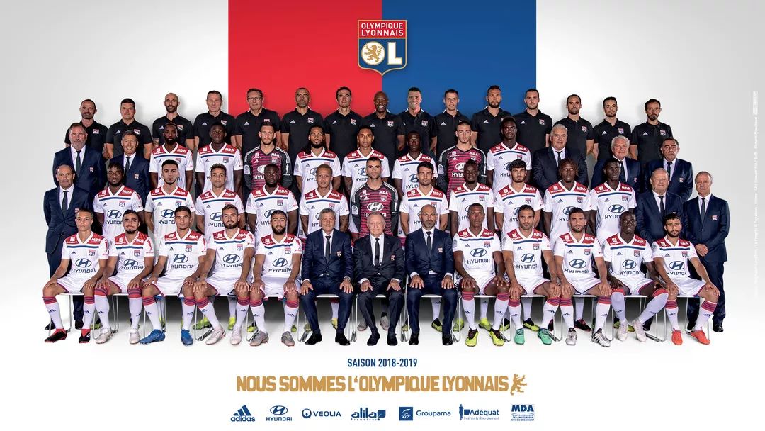 黄蜂新秀突破技术惊艳全场（黄蜂新星突破身手惊艳全场）