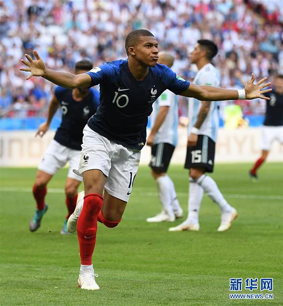 CBA球队战绩分析及焦点对决回顾（CBA各队战绩盘点与焦点之战复盘）