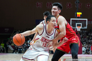 NBA球员交易动态及球队影响（NBA交易动向与球队格局）