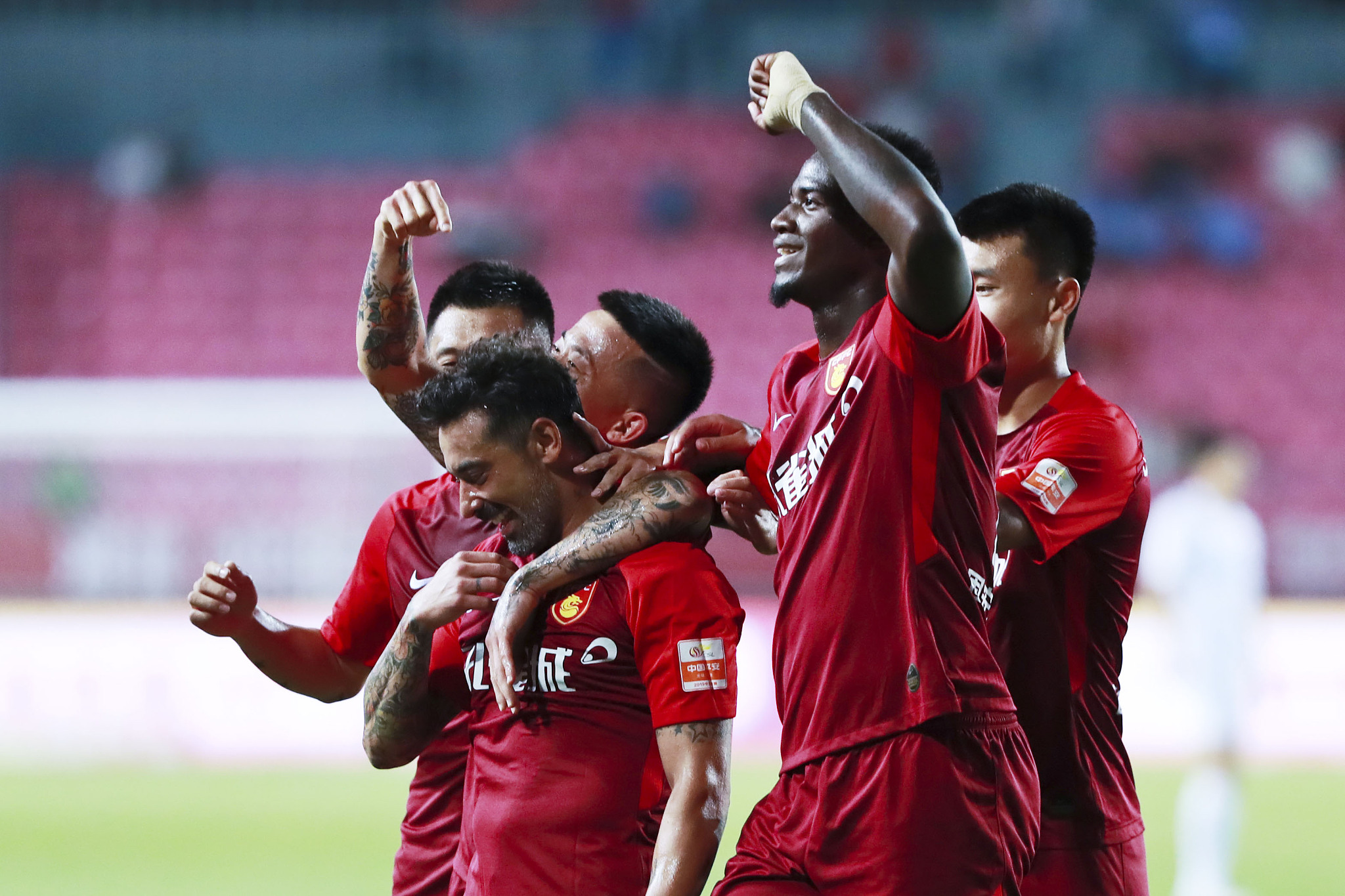 全运女排：朱婷率河南遭首败0-3被横扫江苏队5连胜一局未失厉害（全运女排：朱婷领衔河南0-3吞首败，江苏豪取5连胜仍未丢一局）