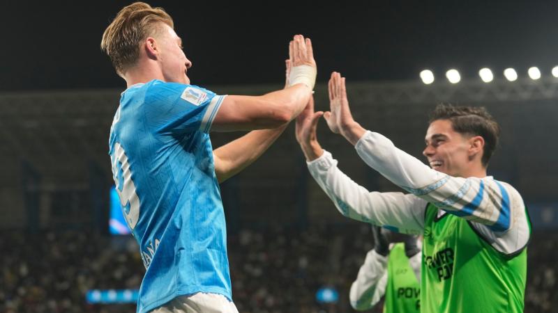 记者：富安健洋已与阿贾克斯就一份短期合同达成一致（消息称，富安健洋已与阿贾克斯谈妥短期合约）