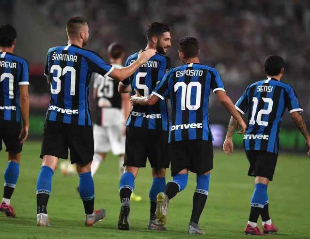 半场战报：勒沃库森0-1多特，安塞尔米诺头槌破门（半场速报：多特1-0领先勒沃库森，安塞尔米诺头球建功）