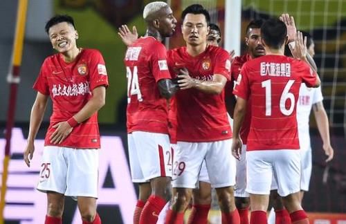 半场：亚特兰大0-1萨索洛，皮纳蒙蒂造点，贝拉尔迪点射（半场战报：萨索洛1-0领先亚特兰大，皮纳蒙蒂造点助贝拉尔迪点射命中）