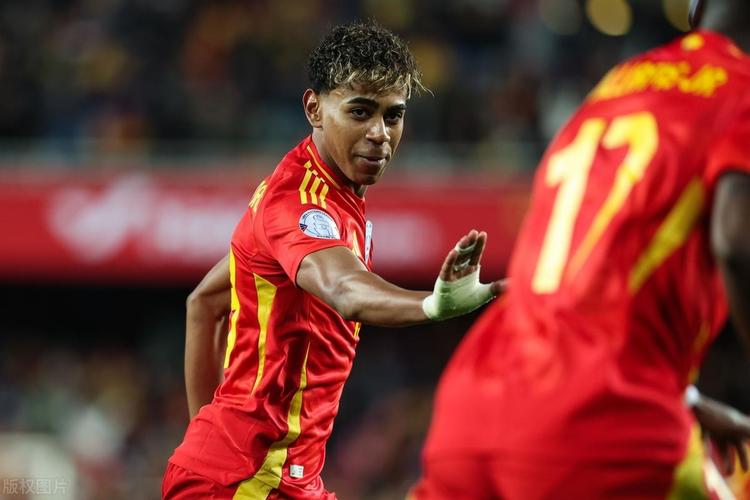 贝纳蒂亚：阿坎吉帮助我们引进了帕瓦尔，国米起初要价2000万（贝纳蒂亚：阿坎吉牵线助我们签下帕瓦尔，国米最初标价2000万）