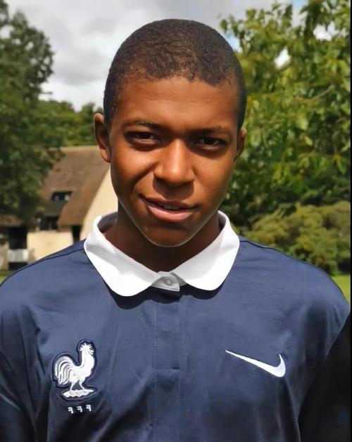 连续5场欧冠进球！马丁内利创阿森纳俱乐部历史纪录（欧冠连场进球达5场，马丁内利改写阿森纳队史纪录）